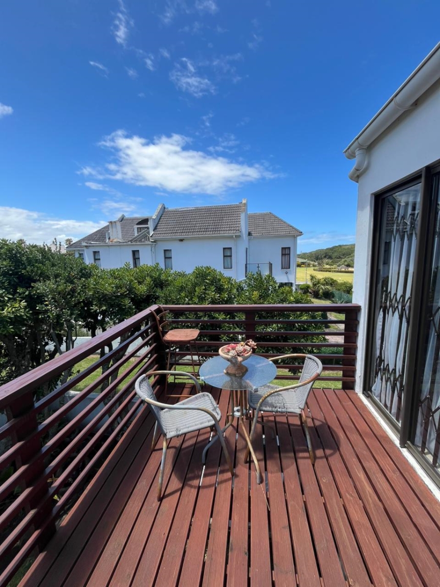 3 Bedroom Property for Sale in Cove Rock Eastern Cape